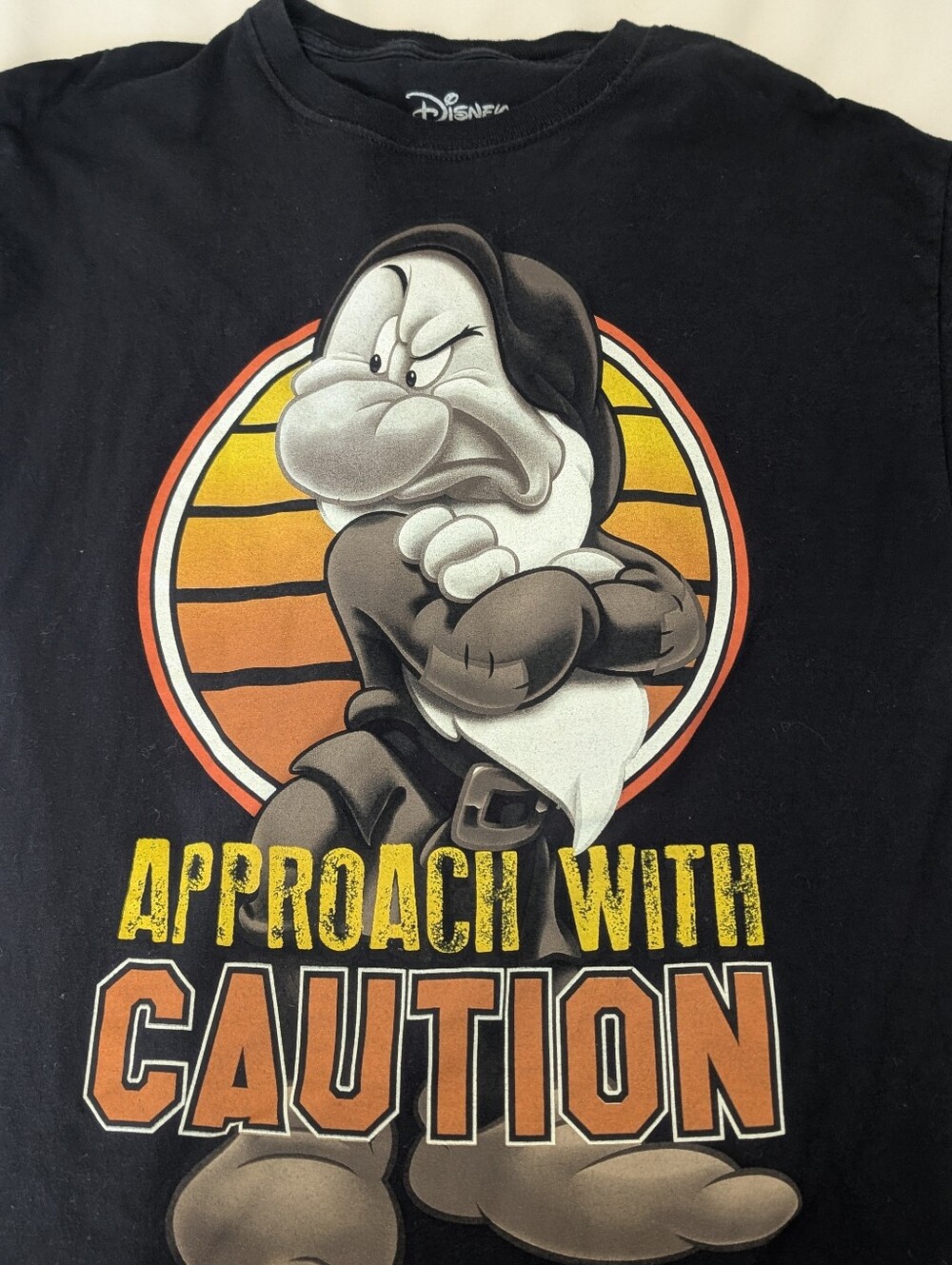 RARE DISNEY  Grumpy Dwarf Approach With Caution Graphic T-Shirt Adult Medium